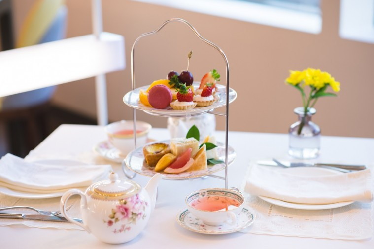 [이비스 스타일 앰배서더 서울 강남] 딸기 음료와 애프터눈 티 세트로 봄 마중 떠나자.jpg