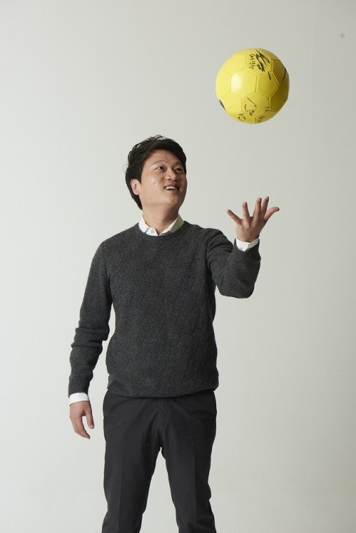 [이미지]축구 해설위원 박문성 ‘카스 명예 통신원’으로 뛴다.jpg