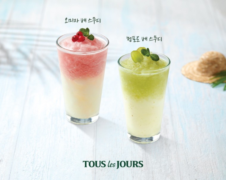 CJ푸드빌, 여름철 청량함 더해줄 ‘뚜레쥬르 오미자·청포도 배스무디’ 출시 - 3698601005_20180628095704_7589713418.jpg