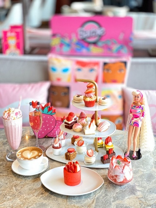 [JW 메리어트 동대문] 더 라운지, '살롱 드 딸기 위드 바비 애프터눈-티 세트'.jpg