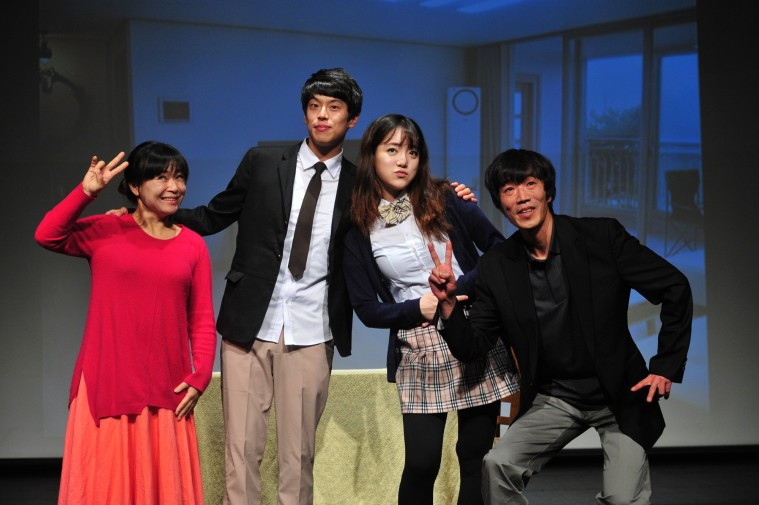 [이미지] 오비맥주, 서울 광진구서 가족소통 알리는 ‘패밀리토크’ 공연 펼쳐.jpg