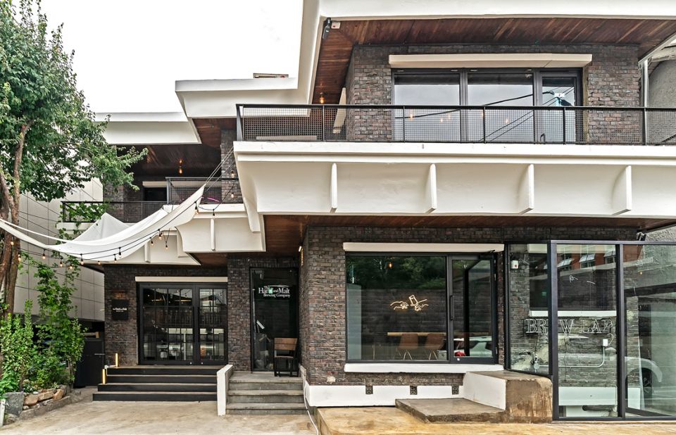 사진-핸드앤몰트 브루 랩 용산 외관 전경 (1).jpg