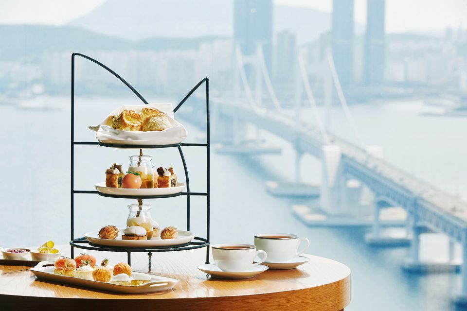 1MB-Park-Hyatt-Busan-Lounge-2019-Autumn-Afternoon-Tea-Set.jpg