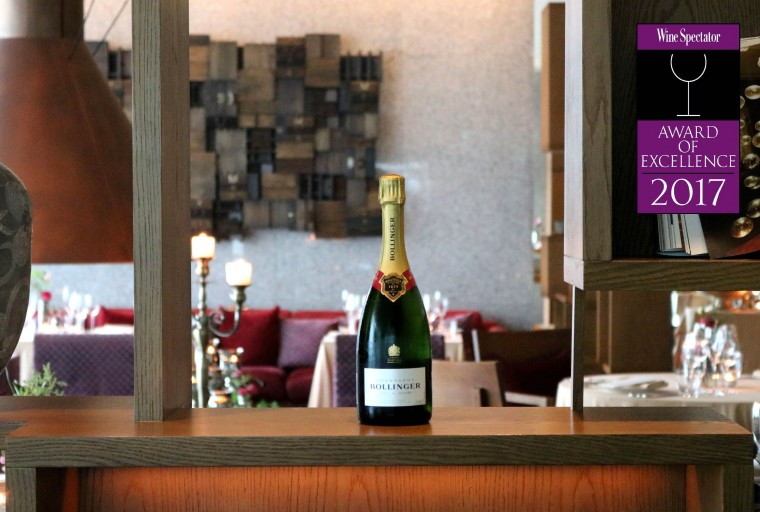 1MB-Living Room-Award of Excellence.jpg