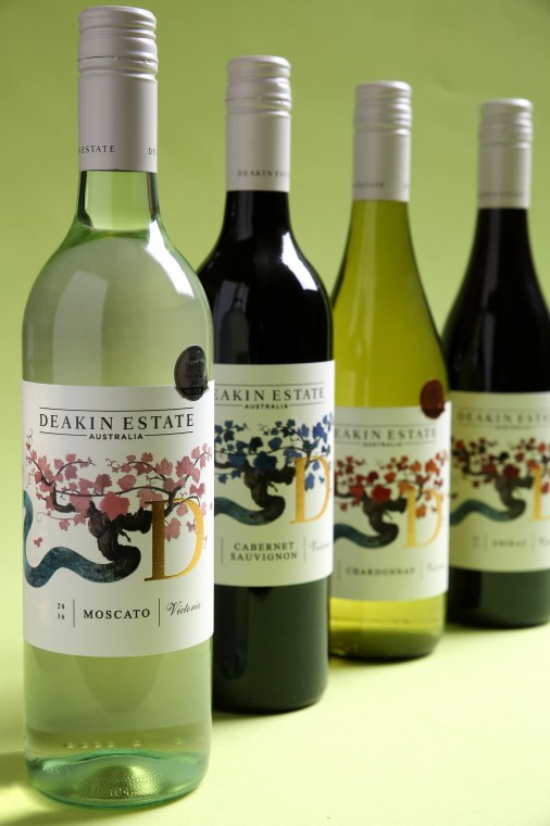 길진인터내셔날, '디킨 에스테이트 모스카토' 출시 - [이미지] 디킨에스테이트의 와인들.JPG