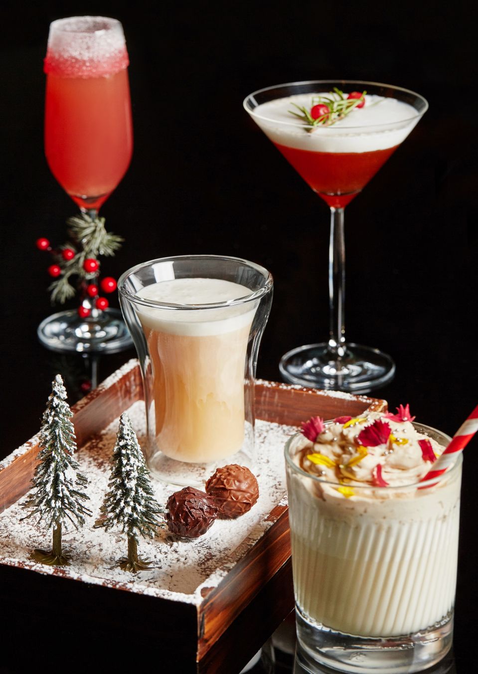 Park-Hyatt-Busan-LivingRoomBar-ChristmasCocktails2019.jpg