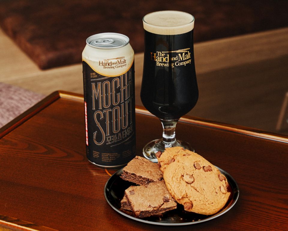 사진자료_핸드앤몰트, 모카 스타우트 500ml 캔 출시 (1).jpg