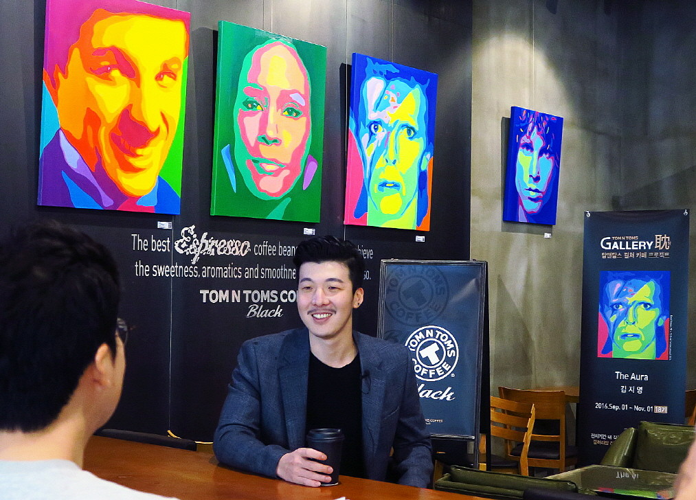 [사진1]블랙 청계광장점_김지영작가 ‘The Aura’展.jpg