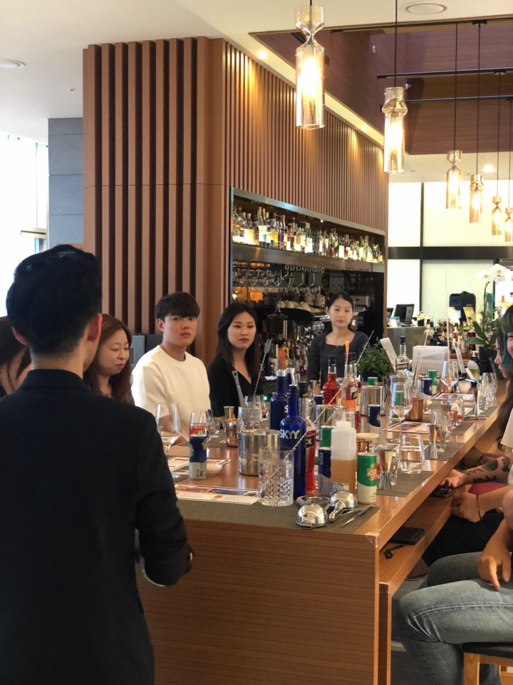 [사진자료][노보텔 앰배서더 동대문] 칵테일 클래스 현장.jpg
