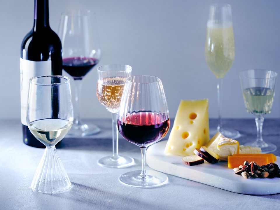 뷔페 패밀리아_와인 뷔페 사진.jpg