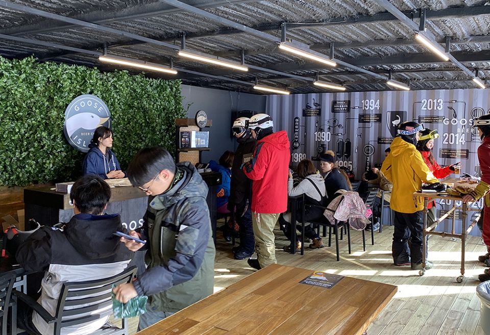 [사진 1] 구스아일랜드, 휘닉스 평창 달군 ‘윈터 팝업 부스’ 연장 운영.jpg