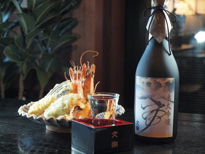 [월간 호텔&레스토랑] 이용숙 사케 소믈리에의 All about Sake_ 인형의 눈물이 사케가 된 분라쿠 사케 - art_15033651142084_90b4df.jpg