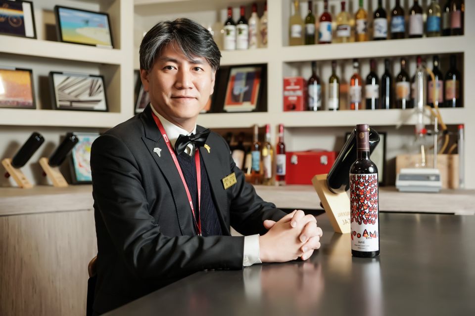 [호텔앤레스토랑] Beverage Issue_ 포도에서 참다래까지, 한국 과육 머금은 한국와인의 맛 1편 - 최정욱 소장.jpg