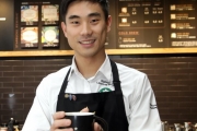 스타벅스 제14대 커피 앰배서더 김경빈 파트너, 콜드 브루 창작 음료로 대회 1등 차지