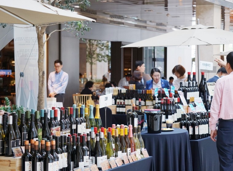 인터컨티넨탈_와인마켓.JPG