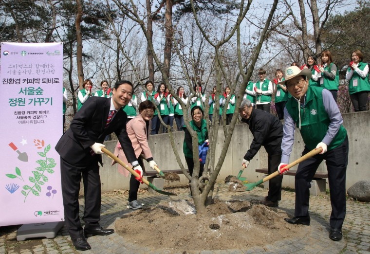 [20170404] 스타벅스 사진자료1_스타벅스, 서울숲공원에서 자원순환 실천 캠페인 전개.JPG